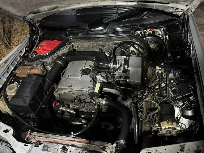 Mercedes 220 E 1993, 246,000 km - 2.2 l - Bakı