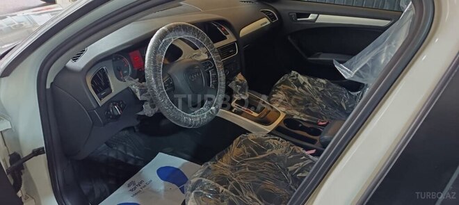 Audi A4 2010, 113,000 km - 2.0 l - Bakı