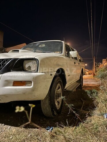 Mitsubishi L200 2003, 100,000 km - 2.5 l - Gəncə