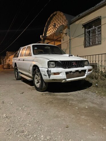Mitsubishi L200 2003, 100,000 km - 2.5 l - Gəncə