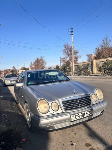 Mercedes E 320-2