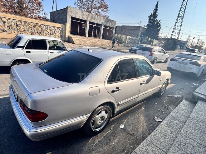 Mercedes E 320-7