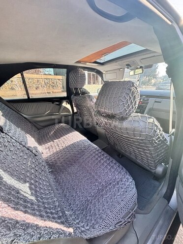 Mercedes E 320-10