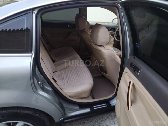 Volkswagen Passat 2004, 292,000 km - 1.8 л - Şamaxı