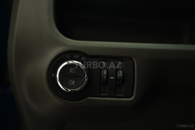 Chevrolet Cobalt-10