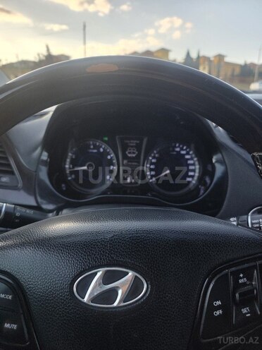 Hyundai Azera-10