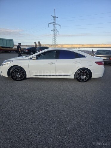Hyundai Azera-6