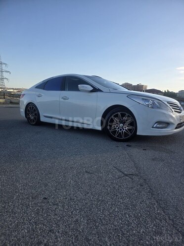 Hyundai Azera-5