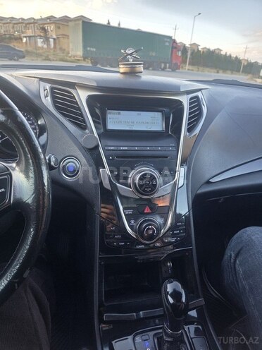 Hyundai Azera-9