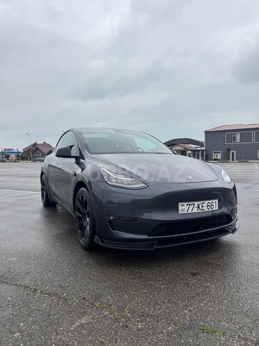 Tesla Model Y-11