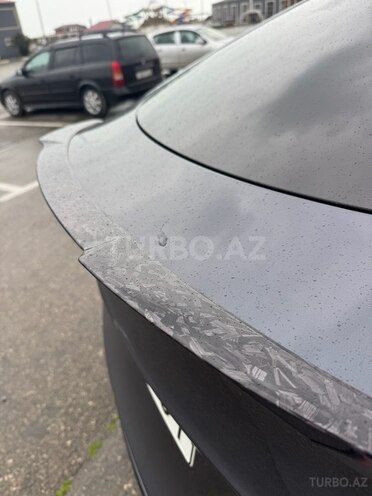 Tesla Model Y-9