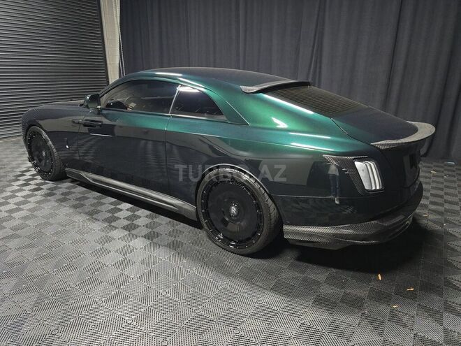 Rolls-Royce Spectre-6