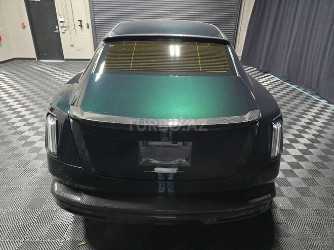 Rolls-Royce Spectre-5