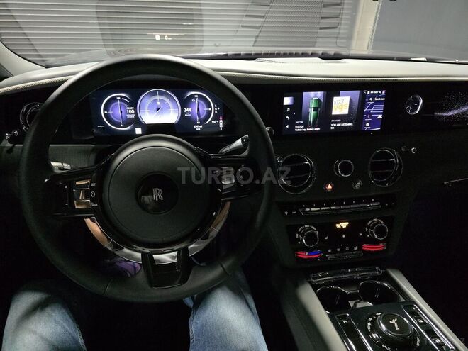 Rolls-Royce Spectre-10