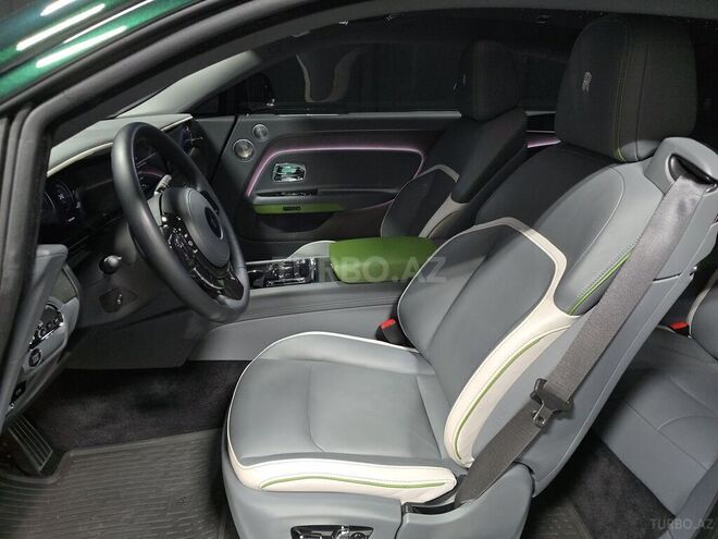 Rolls-Royce Spectre-7