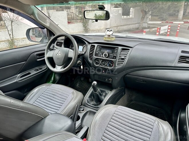 Mitsubishi L200 2022, 155,000 km - 2.4 l - Bakı
