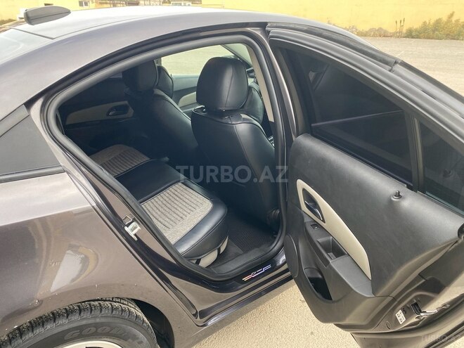 Chevrolet Cruze 2016, 288,000 km - 1.4 l - Salyan