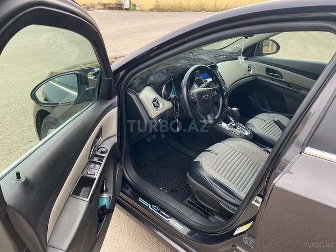 Chevrolet Cruze 2016, 288,000 km - 1.4 l - Salyan