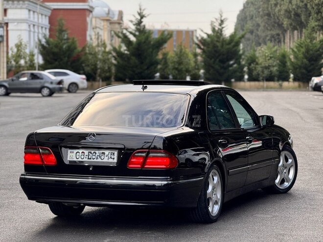 Mercedes E 320 2001, 247,167 km - 3.2 l - Masallı