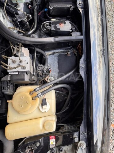 Mercedes E 320 2001, 247,167 km - 3.2 l - Masallı