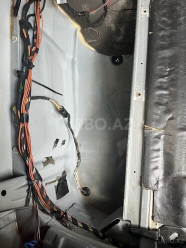 Mercedes E 320 2001, 247,167 km - 3.2 l - Masallı