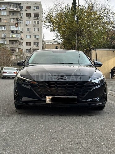 Hyundai Elantra-1