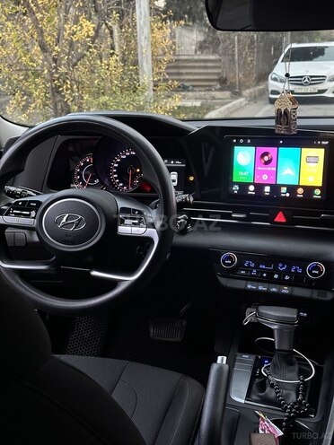 Hyundai Elantra-5