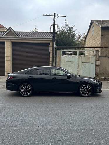 Hyundai Elantra-2