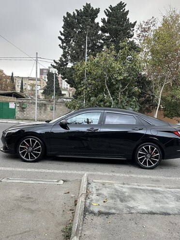 Hyundai Elantra-4
