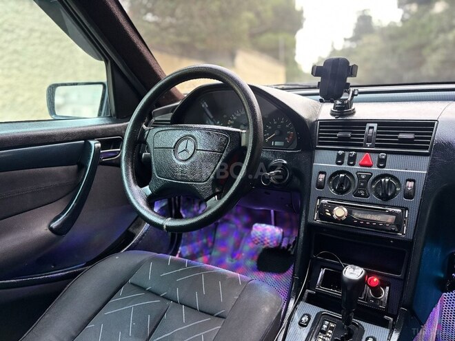 Mercedes C 240 1999, 214,800 km - 2.4 l - Bakı