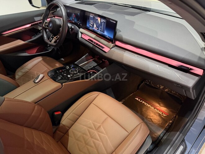BMW i5-30