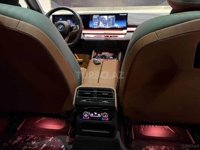 BMW i5-24