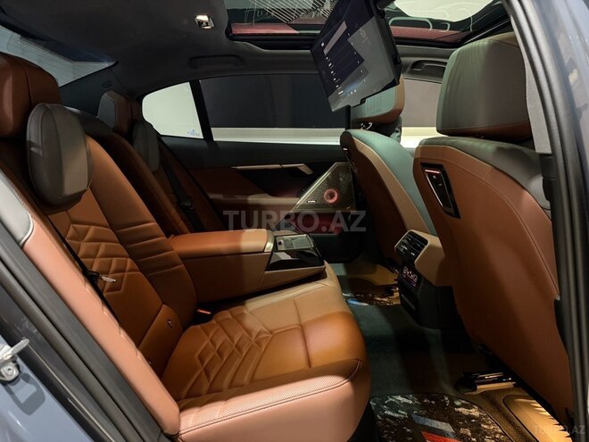 BMW i5-25