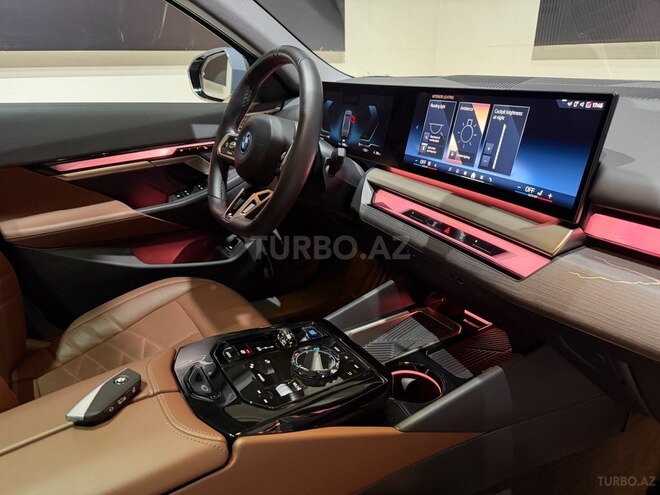 BMW i5-29