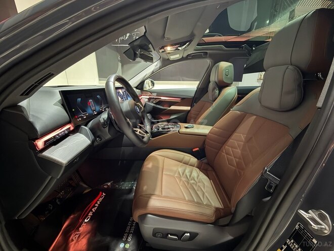 BMW i5-17