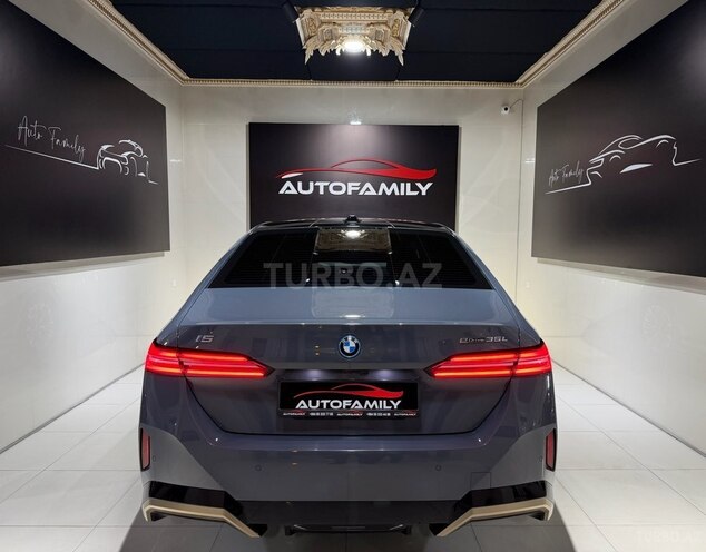 BMW i5-12
