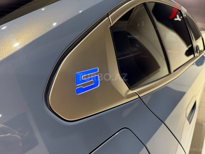 BMW i5-9