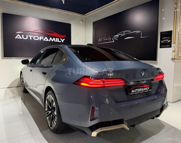 BMW i5-13