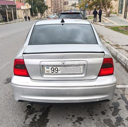 Opel Vectra 2000, 330,000 km - 2.0 l - Bakı