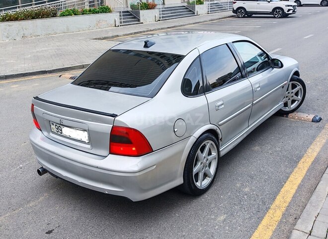Opel Vectra 2000, 330,000 km - 2.0 l - Bakı