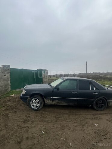 Mercedes  1993, 450,000 km - 2.0 l - Şabran