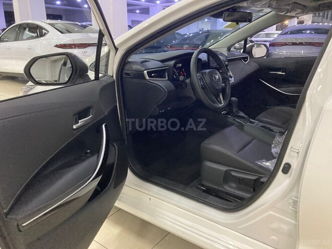 Toyota Corolla-11