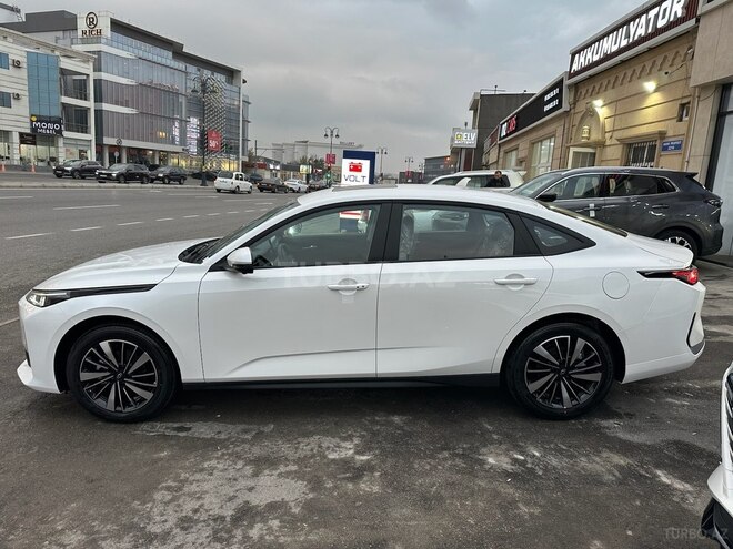 Changan Qiyuan A05-9