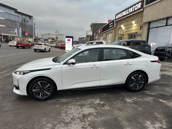 Changan Qiyuan A05-4