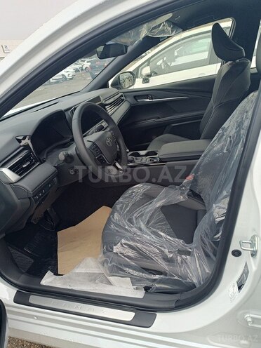 Toyota Camry-11