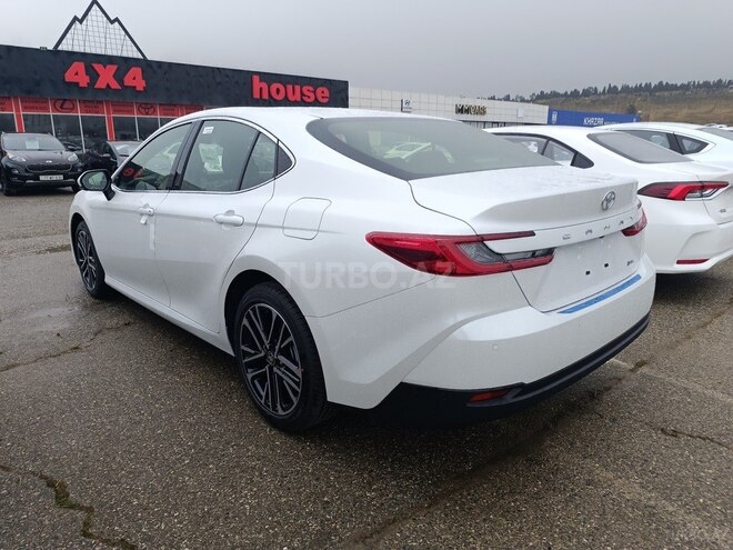 Toyota Camry-15