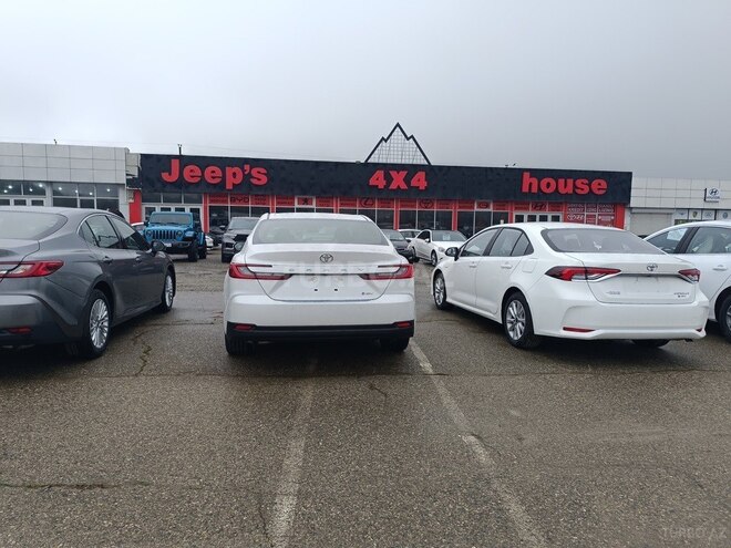 Toyota Camry-13