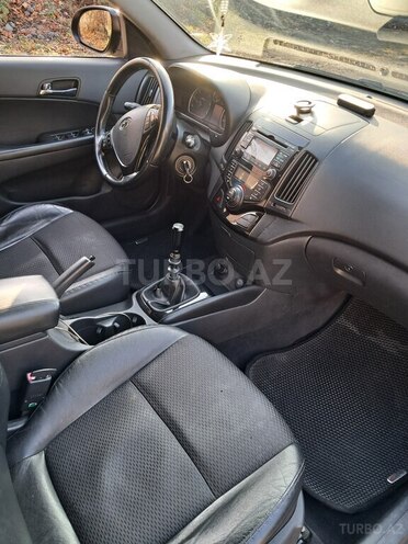 Hyundai i30 2009, 400,000 km - 1.6 l - Bakı