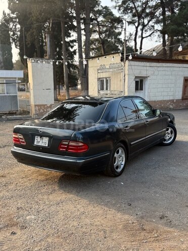 Mercedes E 240 1999, 480,000 km - 2.4 л - Sumqayıt