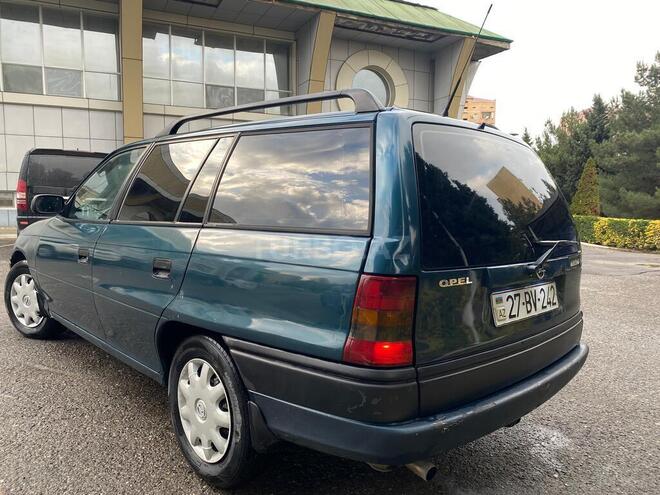Opel Astra 1995, 560,000 km - 1.6 l - Sumqayıt